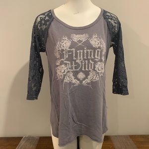 Quarter sleeve shirt